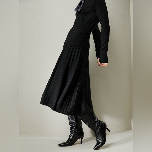 LILYSILK Collegiate Ultra-fine Merino Wool Skirt - Picture 3 of 10